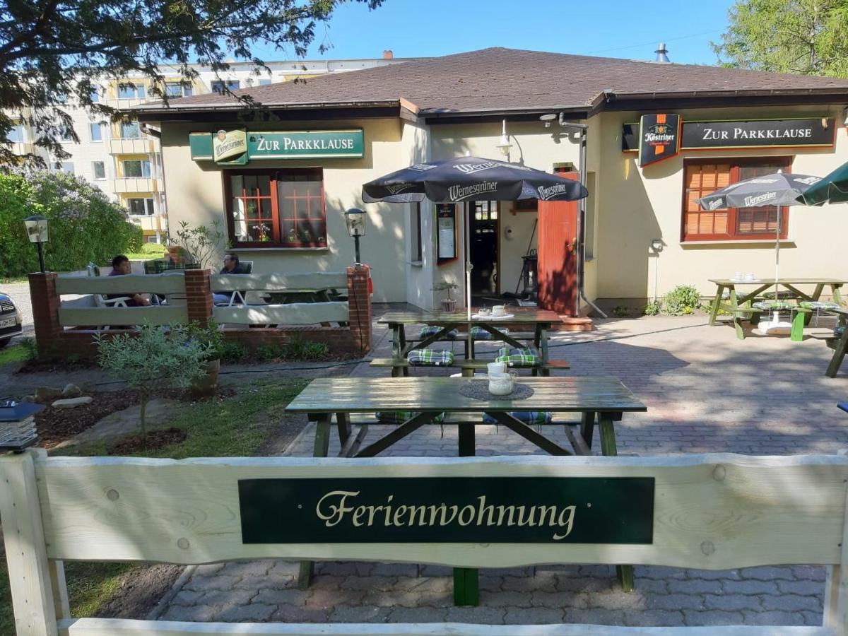 Ferienwohnung Am Schlosspark Neetzow Exterior foto