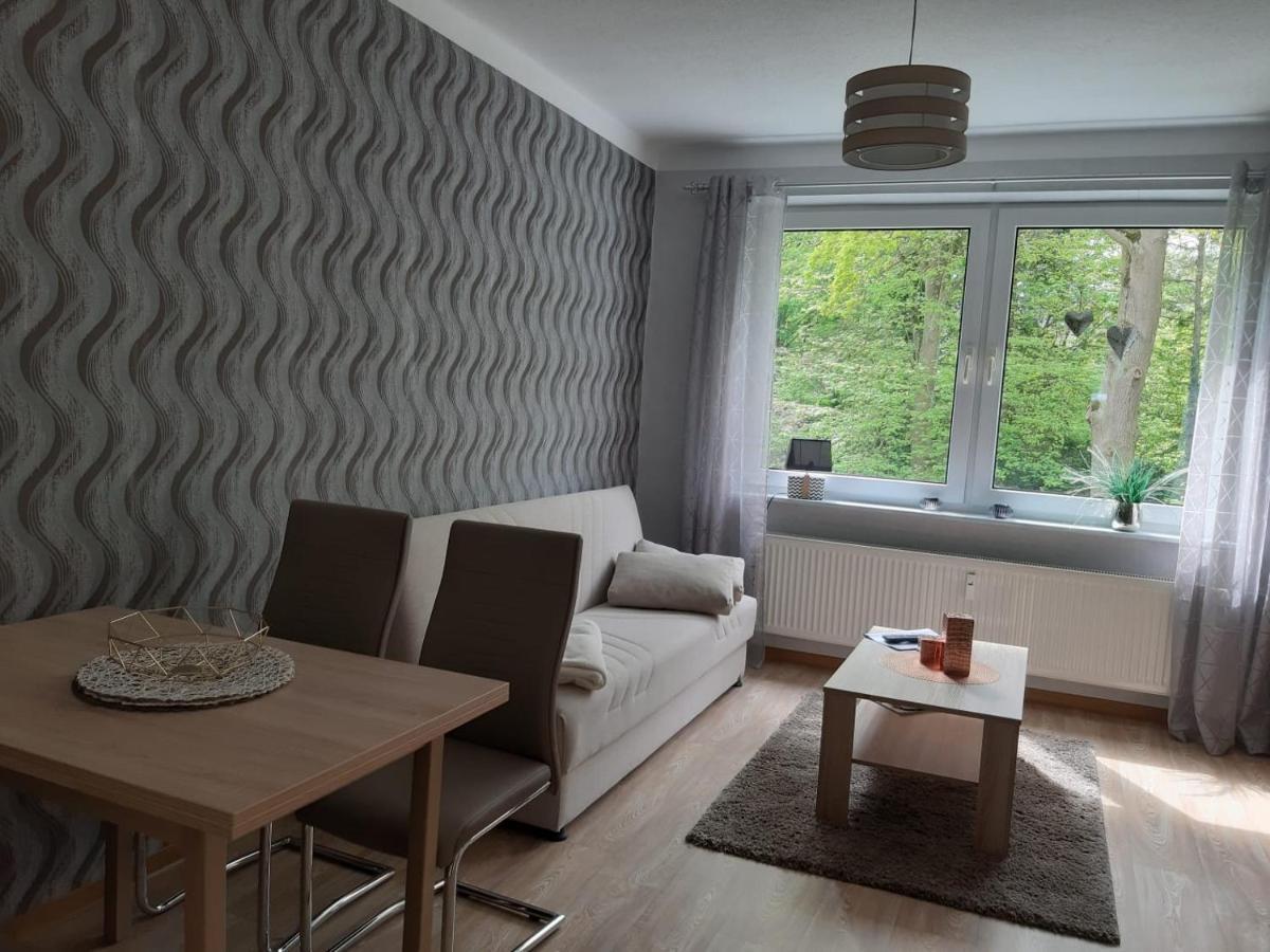 Ferienwohnung Am Schlosspark Neetzow Exterior foto